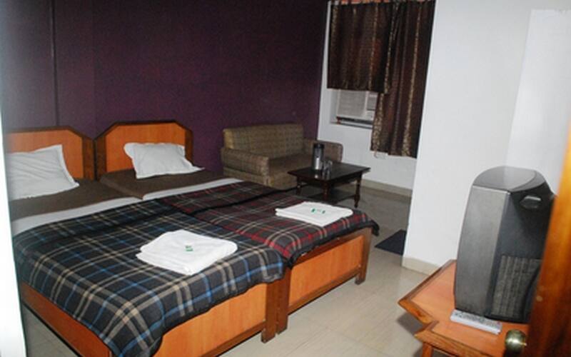 Puja Lodge, Sahibganj 3